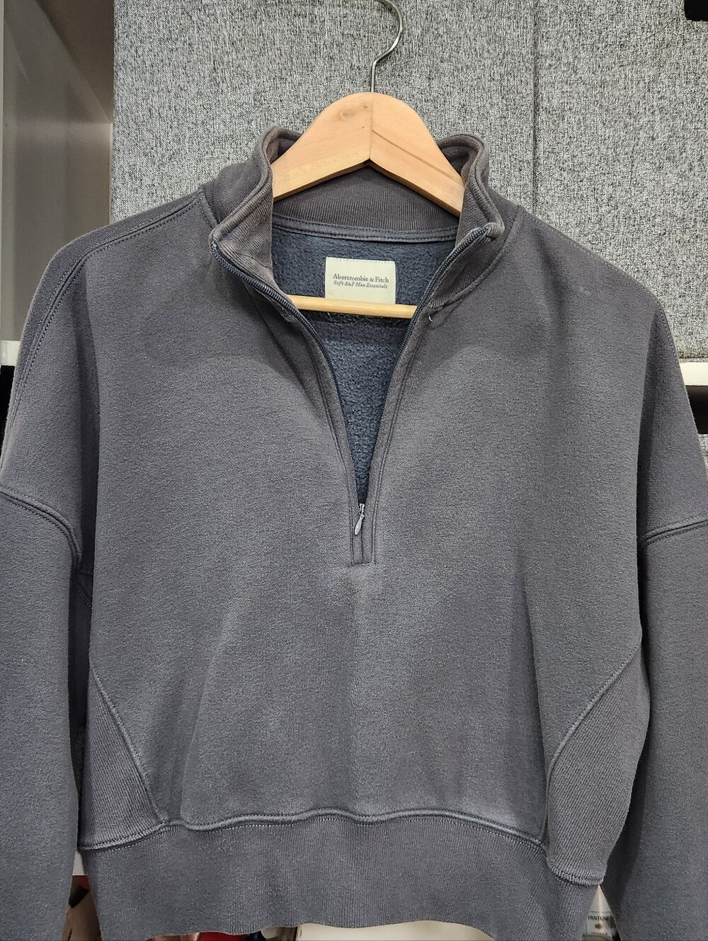 Abercrombie & Fitch Dark Gray Sunday Half-Zip Sweatshirt, XS. EUC.